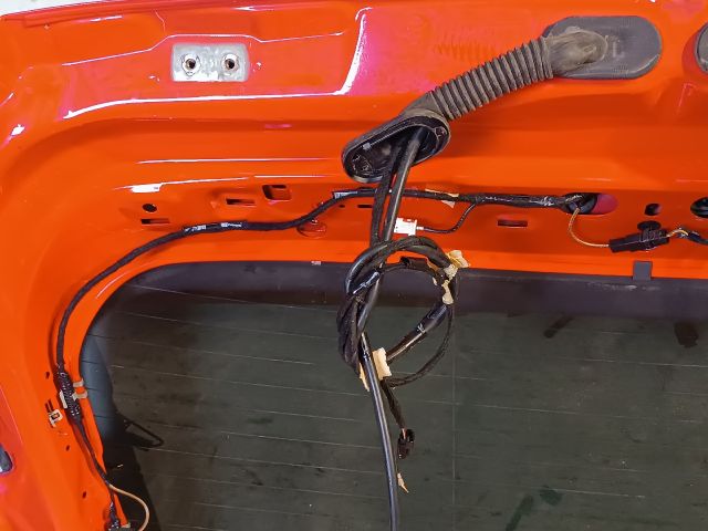 bontott FORD FOCUS III Csomagtérajtó (Üres lemez)