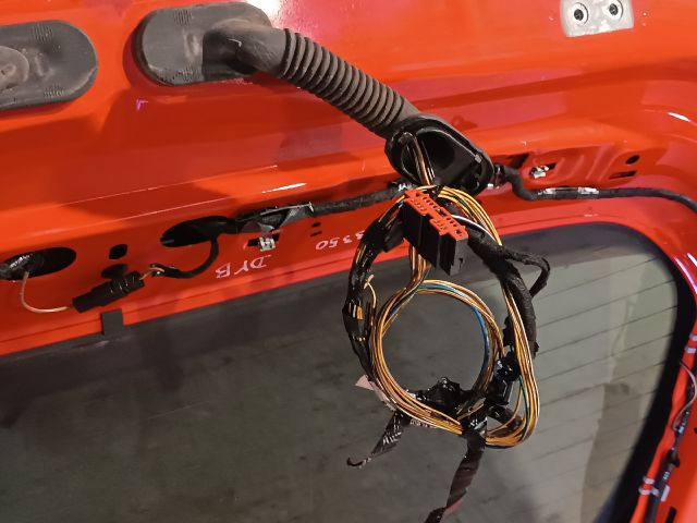 bontott FORD FOCUS III Csomagtérajtó (Üres lemez)