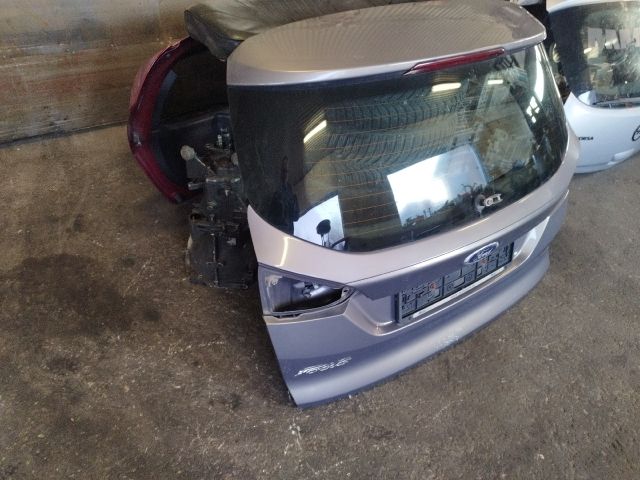 bontott FORD FOCUS III Csomagtérajtó (Üres lemez)