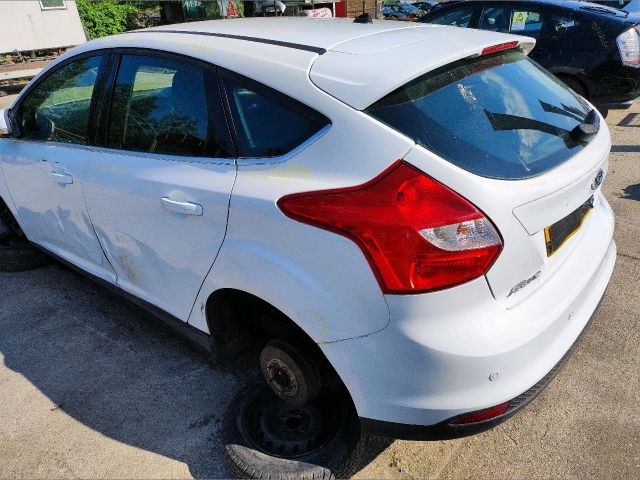 bontott FORD FOCUS III Csomagtérajtó (Üres lemez)