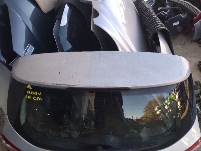 bontott FORD FOCUS III Csomagtérajtó (Üres lemez)