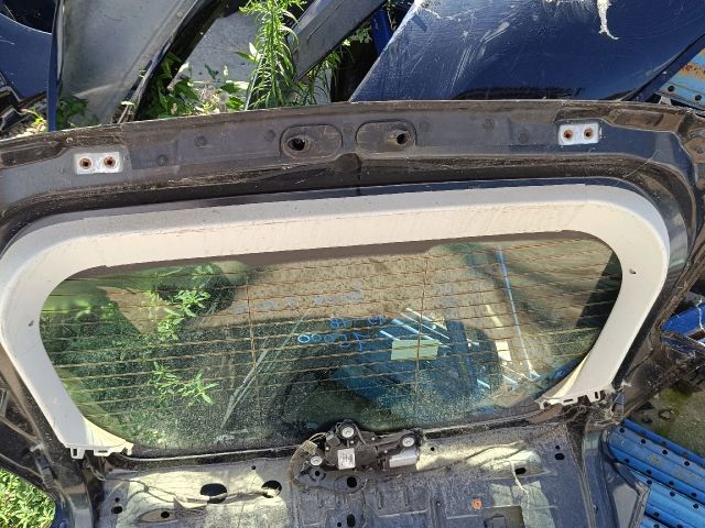 bontott FORD FOCUS III Csomagtérajtó (Üres lemez)