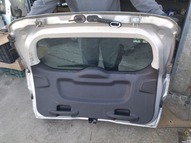 bontott FORD FOCUS III Csomagtérajtó (Üres lemez)