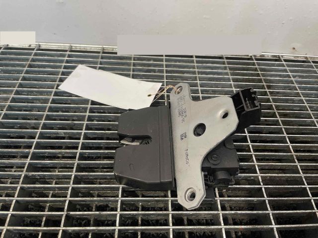 bontott FORD FOCUS III Csomagtérajtó Ütköző