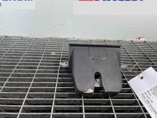 bontott FORD FOCUS III Csomagtérajtó Ütköző