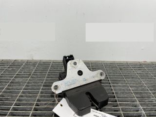 bontott FORD FOCUS III Csomagtérajtó Ütköző