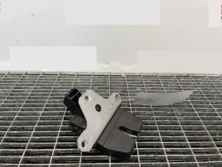 bontott FORD FOCUS III Csomagtérajtó Ütköző