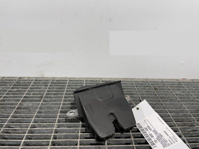 bontott FORD FOCUS III Csomagtérajtó Ütköző