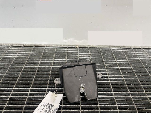 bontott FORD FOCUS III Csomagtérajtó Ütköző