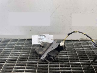 bontott FORD FOCUS III Csomagtérajtó Ütköző