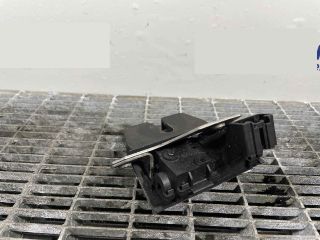 bontott FORD FOCUS III Csomagtérajtó Ütköző