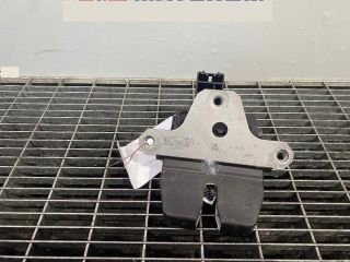 bontott FORD FOCUS III Csomagtérajtó Ütköző