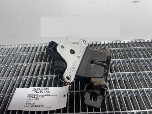 bontott FORD FOCUS III Csomagtérajtó Ütköző