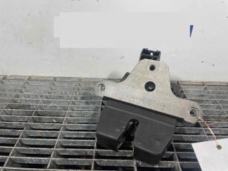 bontott FORD FOCUS III Csomagtérajtó Ütköző