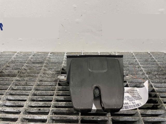 bontott FORD FOCUS III Csomagtérajtó Ütköző