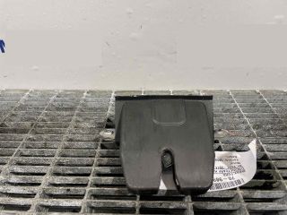 bontott FORD FOCUS III Csomagtérajtó Ütköző