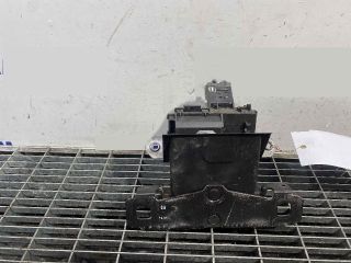 bontott FORD FOCUS III Csomagtérajtó Ütköző