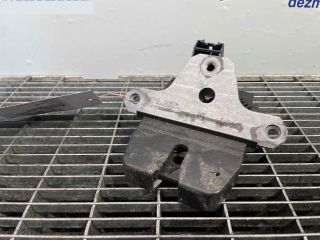 bontott FORD FOCUS III Csomagtérajtó Ütköző