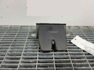 bontott FORD FOCUS III Csomagtérajtó Ütköző