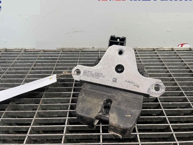 bontott FORD FOCUS III Csomagtérajtó Ütköző