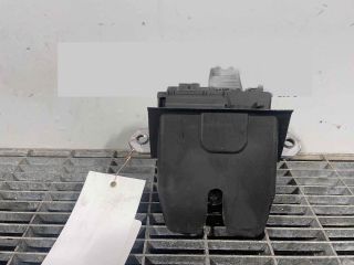 bontott FORD FOCUS III Csomagtérajtó Ütköző