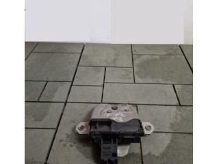 bontott FORD FOCUS III Csomagtérajtó Zárszerkezet