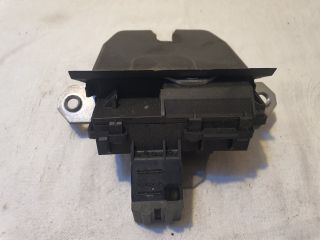 bontott FORD FOCUS III Csomagtérajtó Zárszerkezet