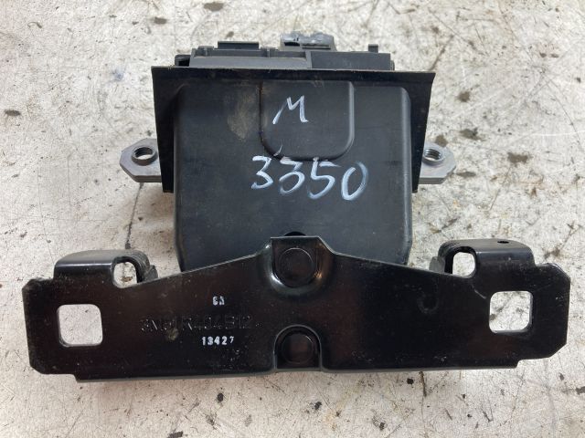 bontott FORD FOCUS III Csomagtérajtó Zárszerkezet