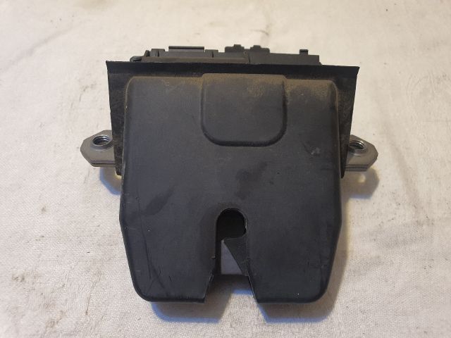 bontott FORD FOCUS III Csomagtérajtó Zárszerkezet