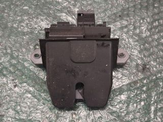 bontott FORD FOCUS III Csomagtérajtó Zárszerkezet