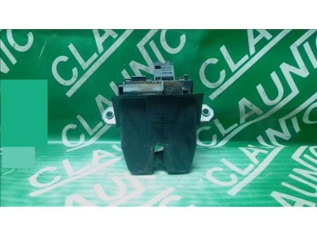 bontott FORD FOCUS III Csomagtérajtó Zárszerkezet