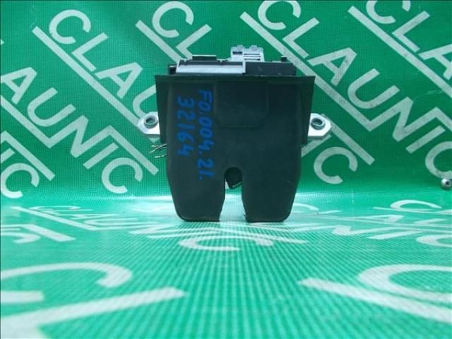 bontott FORD FOCUS III Csomagtérajtó Zárszerkezet