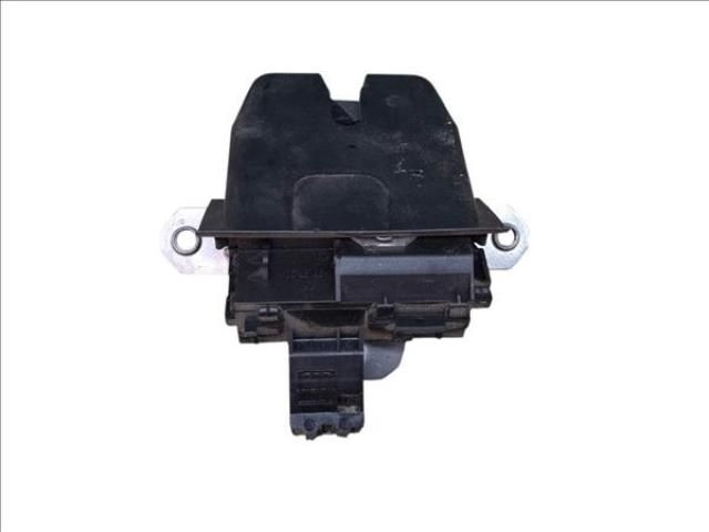 bontott FORD FOCUS III Csomagtérajtó Zárszerkezet