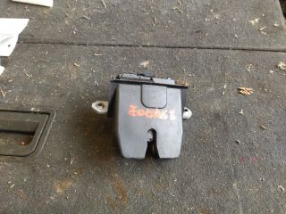 bontott FORD FOCUS III Csomagtérajtó Zárszerkezet