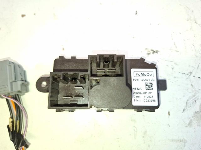 bontott FORD FOCUS III Előtét Ellenállás Fűtőmotor