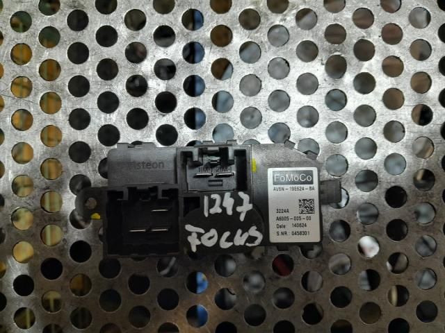 bontott FORD FOCUS III Előtét Ellenállás Fűtőmotor