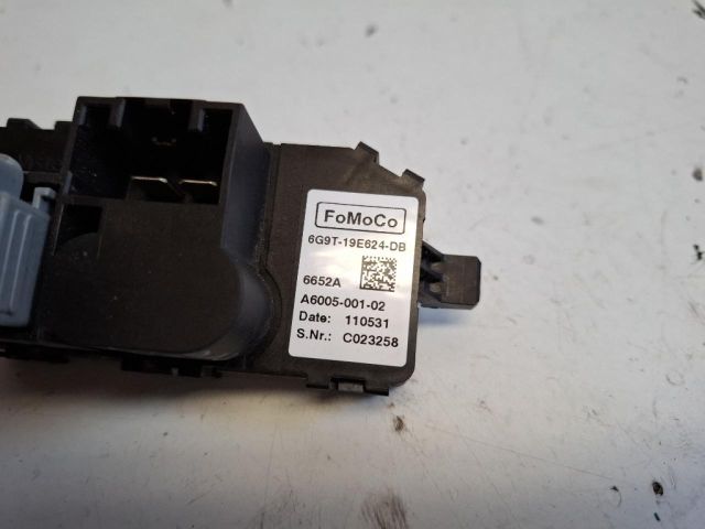 bontott FORD FOCUS III Előtét Ellenállás Fűtőmotor