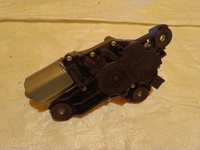 bontott FORD FOCUS III Első Ablaktörlő Motor