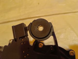 bontott FORD FOCUS III Első Ablaktörlő Motor