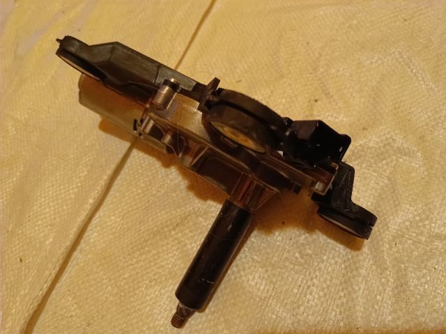 bontott FORD FOCUS III Első Ablaktörlő Motor