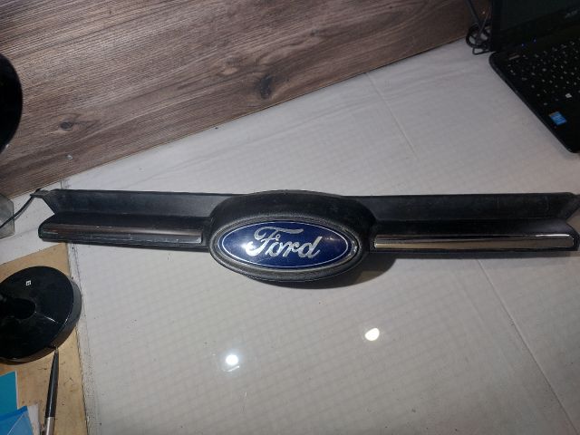bontott FORD FOCUS III Első Embléma