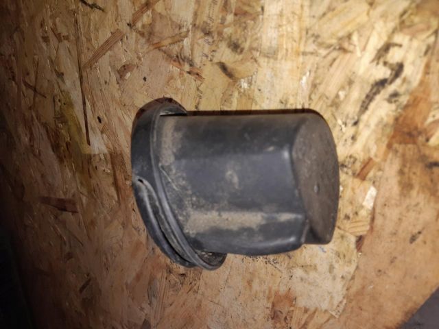 bontott FORD FOCUS III Első Hamutartó