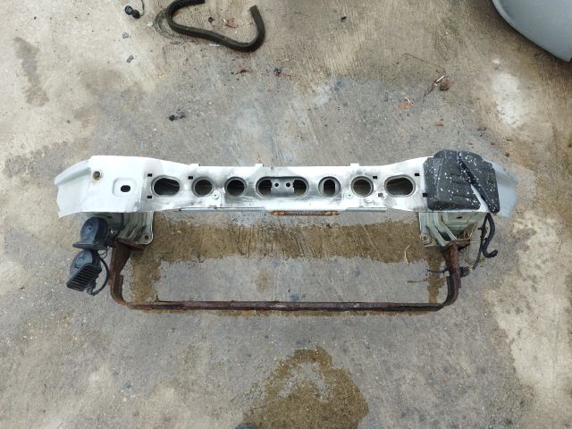 bontott FORD FOCUS III Első Lökhárító Merevítő (Fém)