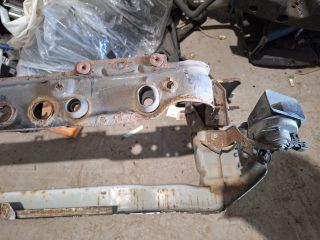 bontott FORD FOCUS III Első Lökhárító Merevítő (Fém)