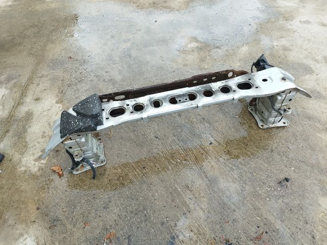 bontott FORD FOCUS III Első Lökhárító Merevítő (Fém)