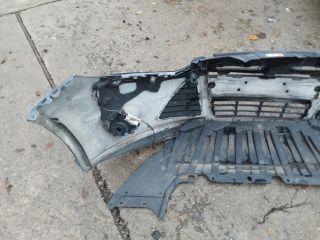 bontott FORD FOCUS III Első Lökhárító (Részeivel)