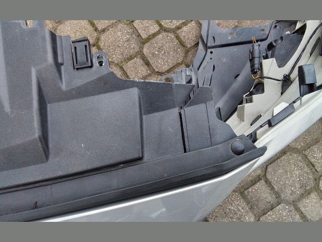 bontott FORD FOCUS III Első Lökhárító (Részeivel)