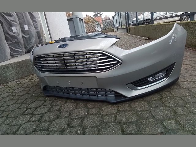 bontott FORD FOCUS III Első Lökhárító (Részeivel)