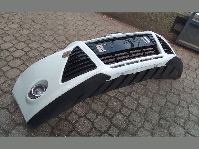 bontott FORD FOCUS III Első Lökhárító (Részeivel)