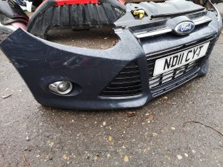 bontott FORD FOCUS III Első Lökhárító (Részeivel)